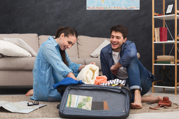 WO-COUPLE-LAUGHING-PACKING