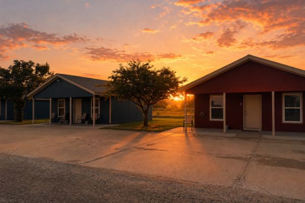 valley-cabins-during-sunset